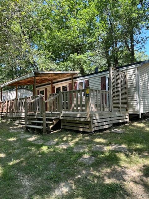 Camping Les Lacs D'Armagnac Bretagne-d'Armagnac Bagian luar foto